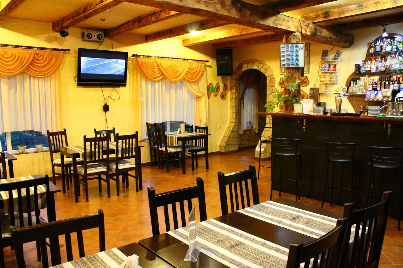 "Lian" Family Hotel & Restaurant Volosyanka  Zewnętrze zdjęcie